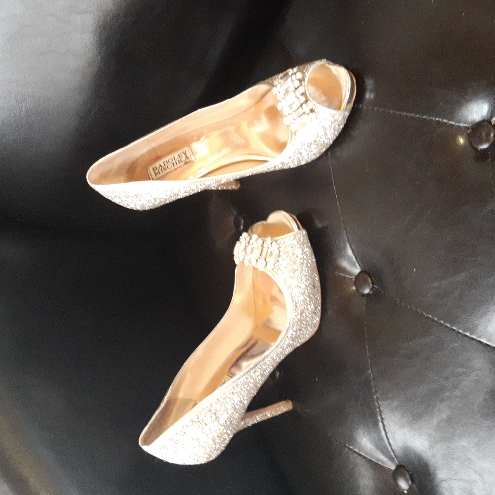 Badgley Mischka size 9.5 heels - Picture 3 of 16